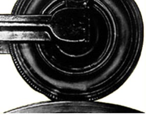 Standing wave formation detail in tire sidewall